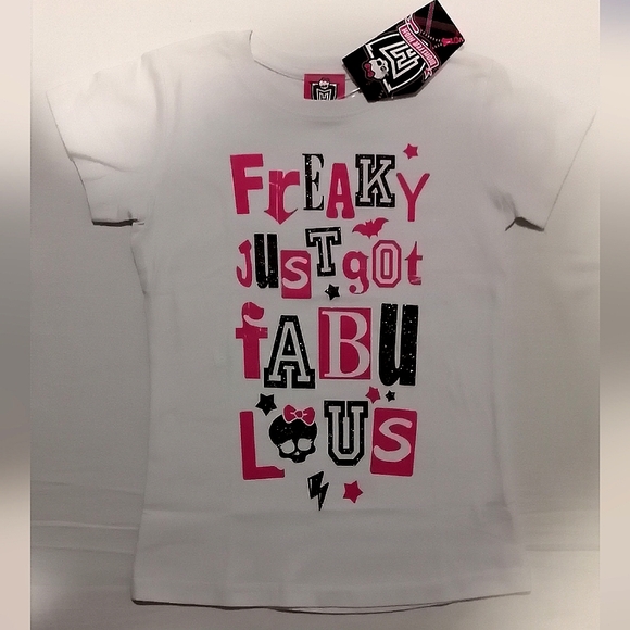 🔥SALE🔥Monster High "Freaky Just Got Fabulous" Girls T-shirt NWT Size Small (8) - Picture 1 of 4